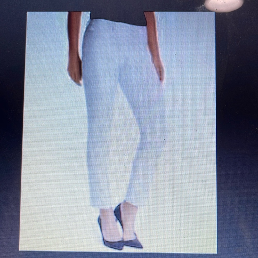 Cleaning out my closet!!!   WHBM Perfect Form Ankle Pant, white